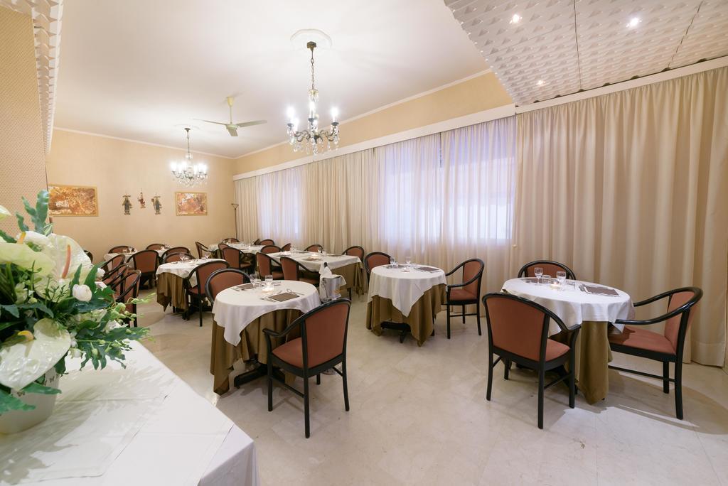 Hotel Morchio Mhotelsgroup Diano Marina Exterior foto